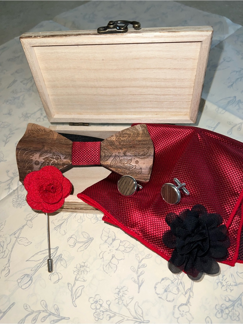 Men's Wooden Bow Tie Set with Pocket Square & Accessories